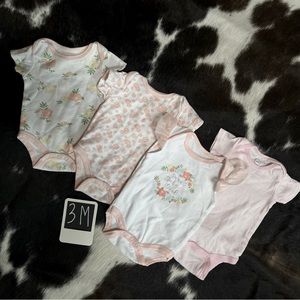 ✅ 5/$25 Baby girl matching set onsies